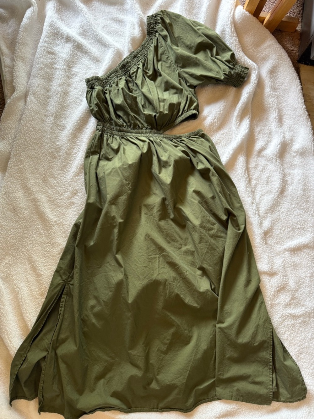 One shoulder dress with cutout